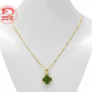 Bộ mặt vàng nephrite tài lộc mang đến vẻ đẹp duyên dáng và đầy nữ tính đến cho người đeo.
