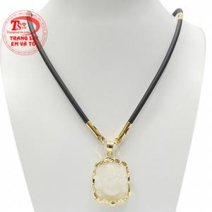 Bộ Phật Di Lặc Sapphire Cát Tường kết hợp độc đáo giữa mặt dây sapphire và dây cao su bọc vàng nam tính.