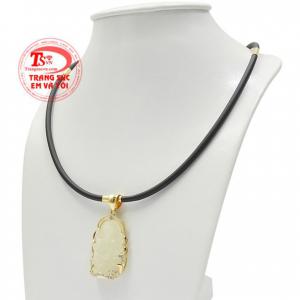 Phật Bà Quan Âm với nét mặt từ bi, hiền hậu khi nhìn vào sẽ cho chúng ta cảm giác an lành. 