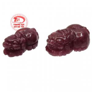 Đá Ruby được coi là viên đá quý hiếm và thường được gắn trên các sản phẩm trang sức sang trọng và cao cấp. 