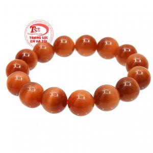 Người ta tin rằng đá mắt hổ có thể xua đuổi tà ma, âm khí, bảo vệ người đeo khỏi những điềm xấu đem lại nhiều vận may về tài lộc, thịnh vượng cho người đeo.