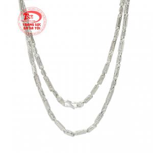 Dây chuyền bạc kim tiền là món quà vô cùng ý nghĩa để dành tặng cho người thân, bạn bè vào dịp đặc biệt.