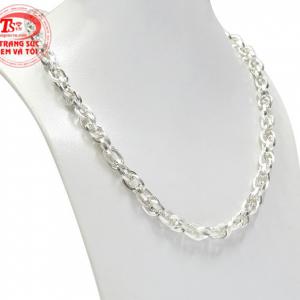 Không chỉ làm đẹp đeo chiếc dây chuyền bạc này còn giúp cản gió, kháng khuẩn, bảo vệ sức khỏe người dùng. 