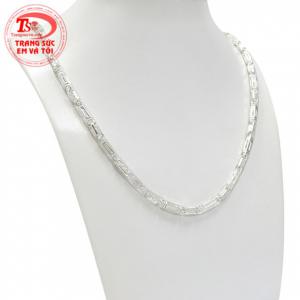 Sản phẩm vừa hợp thời trang mà giá thành lại không quá đắt. 