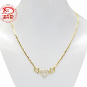 Dây chuyền trái tim yêu thương được chế tác từ vàng 10k chất lượng đầy tinh tế mang đến vẻ duyên dáng đến cho phái đẹp.