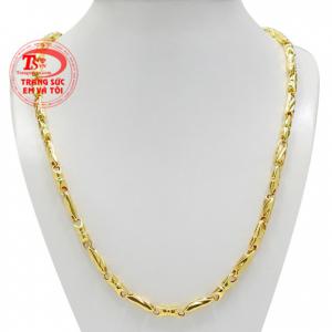 Dây chuyền vàng cá tính phái mạnh được chế tác bằng công nghệ hiện đại.