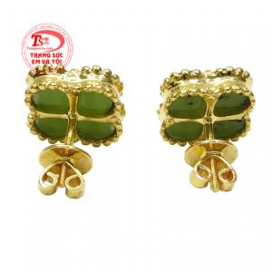 Hoa tai nephrite may mắn nhận đặt chế tác theo yêu cầu.