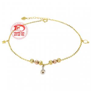 Với sự kết hợp hài hòa giữa vàng màu, vàng trắng, vàng hồng tạo vẻ thời trang và vô cùng ấn tượng đến cho người đeo.