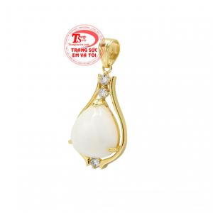 Saphir được coi là viên đá của hoàng tộc bởi vẻ đẹp và giá trị của nó luôn thu hút ánh nhìn. 