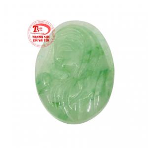 Mặt đức mẹ cẩm thạch an lành toát lên vẻ thanh cao, hiền lành, phúc hậu và trần đầy sự hi sinh.