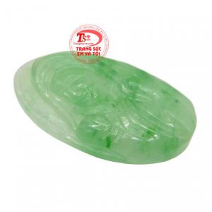 Sản phẩm thường được bọc vàng hoặc bạc làm mặt dây chuyền.