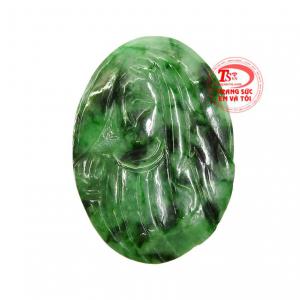 Mặt đức mẹ cẩm thạch thánh thiện phù hợp làm mặt dây chuyền đeo hợp thời trang và sang trọng.