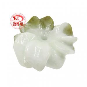 Đồng thời ngọc cẩm thạch còn chứa nguồn năng lượng dồi dào giúp xua đuổi tà ma, mang lại may mắn.