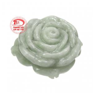 Vì vậy nhiều người sử dụng ngọc cẩm thạch đeo bên mình như lá bùa hộ mệnh mang lại tài lộc, bình an cho bản thân.