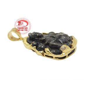 Phật Bà Quan Âm tượng trưng cho sự may mắn, lạc quan, vui vẻ và loại bỏ điềm xui cho chủ nhân.