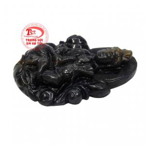 Người ta tin rằng, mang theo phật Quan Âm bên mình sẽ luôn gặp nhiều an lành, tránh được những điềm xấu.