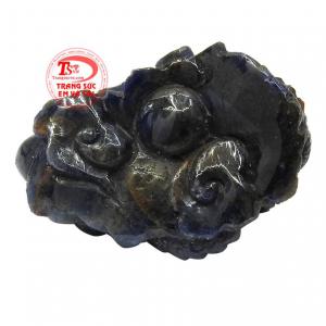 Thời xưa, nó cũng là biểu tượng của Hoàng Đế người có uy quyền nhất của một đất nước.