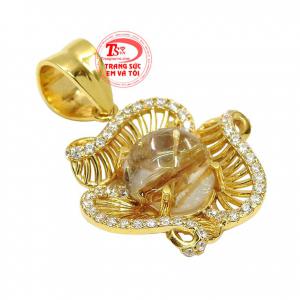 Chiếc mặt dây này mang đến vẻ quý phái và đầy thanh tú đến cho nữ giới.