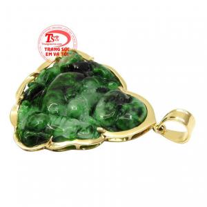 Họ luôn tin rằng đeo phật Di Lặc bên mình sẽ giúp mang đến nhiều vận may về tài lộc, thịnh vượng, giải trừ những điềm xấu.