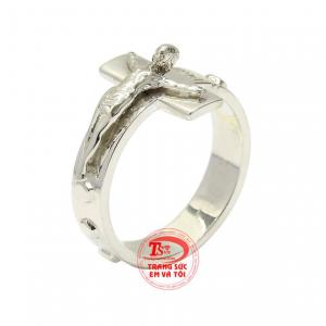Nhẫn bạc jesus cá tính được chế tác từ chất liệu bạc 92.5 tinh tế, sáng bóng.