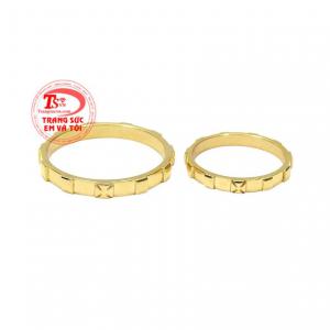 Từng chi tiết trên đôi nhẫn đều được các người thợ kim hoàn chế tác tỉ mỉ, cẩn thận.