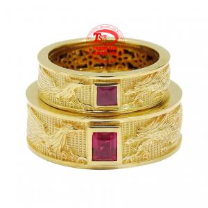 Nhẫn cưới ruby rồng phượng phù hợp cho người mệnh Thổ và Hỏa.