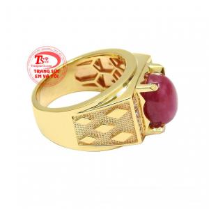 Với điểm nhấn là viên ruby sao màu sắc đẹp mắt tạo nên nét nổi bật và thu hút cho người đeo.