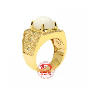 Nhẫn nam saphir chất lượng được chế tác một cách độc đáo và đầy tỉ mỉ.