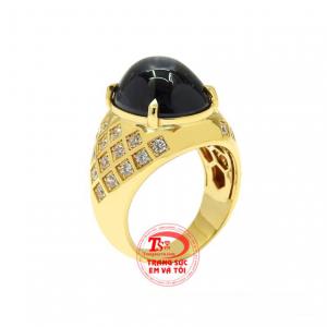 Nhẫn nam saphir đẳng cấp được chế tác kiểu dáng sang trọng và đầy tinh tế. 