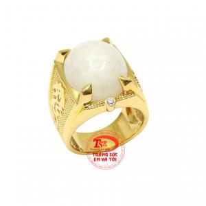 Sản phẩm được chế tác tỉ mỉ từ đá saphir thiên nhiên vàng 14k hợp phong thủy.