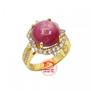 Nhẫn nữ ruby giúp các quý cô tôn lên được vẻ sang trọng và vô cùng quý phái.
