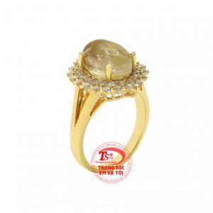 Nhẫn nữ thạch anh tóc tinh tế được chế tác vô cùng tinh xảo tôn lên nét đẹp của chiếc nhẫn.