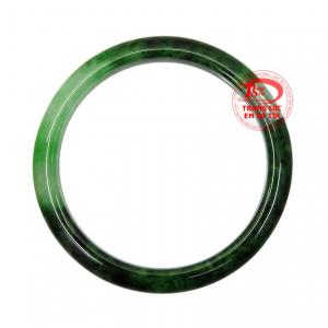 Chiếc vòng ngọc này sẽ là sự lựa chọn hoàn hảo để làm quà tặng phong thủy cho các bà, các mẹ.